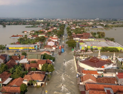 Banjir Bandang Di Kabupaten Demak, Ratusan Rumah Terendam Dan Ribuan Warga Terdampak
