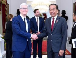 Bos Apple Tim Cook Kunjungi Indonesia, Bahas Investasi dengan Jokowi
